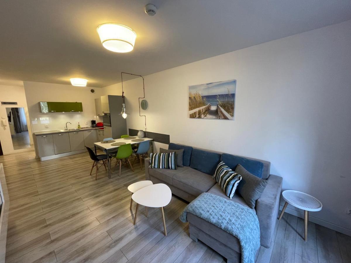 Apartament Polanki Kolobrzeg Z Podgrzewanym Basenem Exterior photo