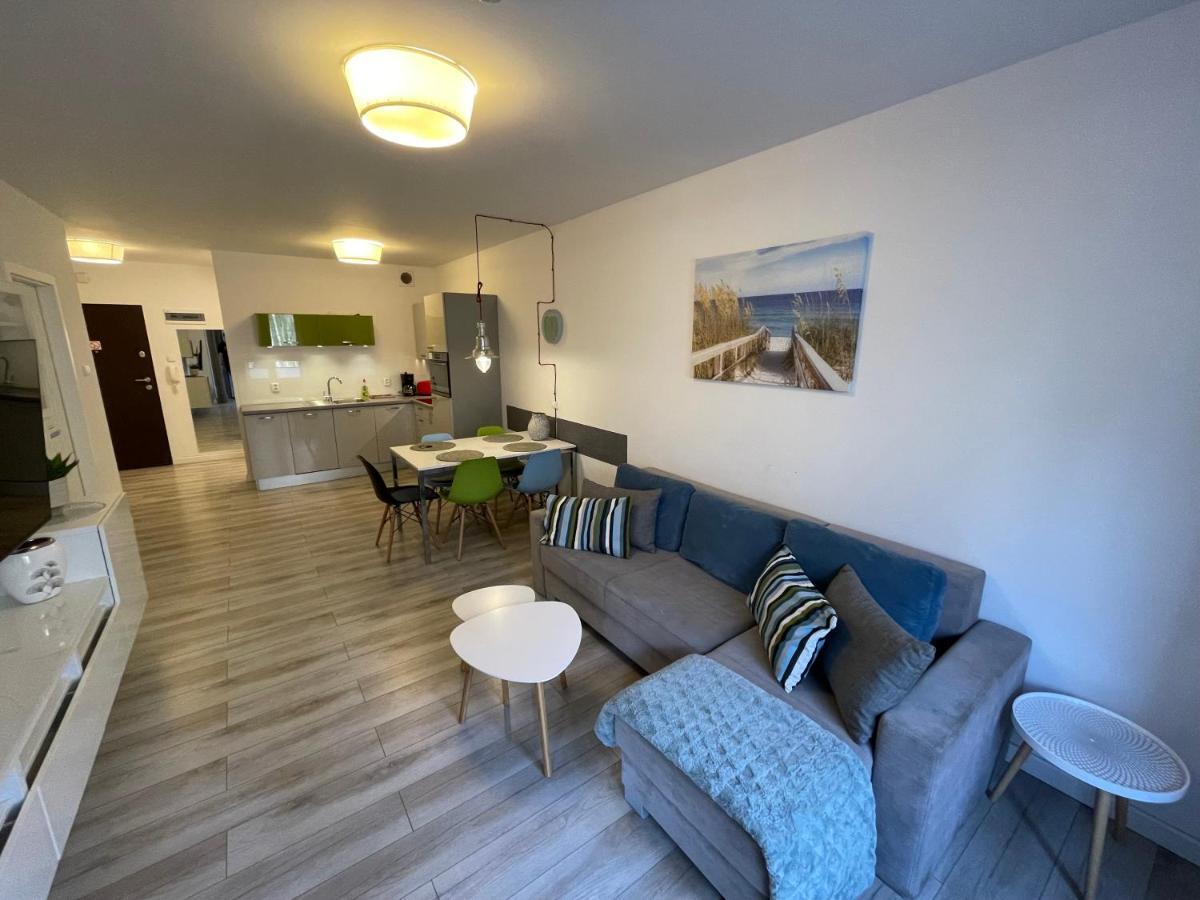 Apartament Polanki Kolobrzeg Z Podgrzewanym Basenem Exterior photo
